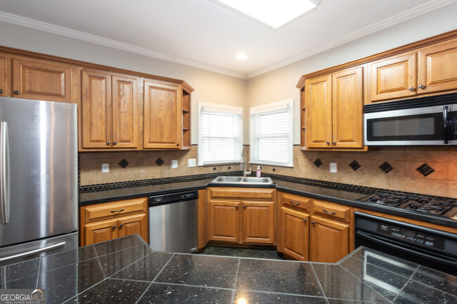 Building Photo - 155 Glenwood Ln