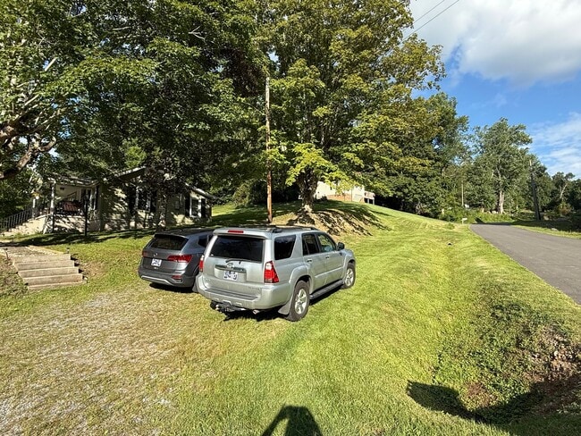 Building Photo - Cute Country Charmer – Bristol, VA  2 Bed ...