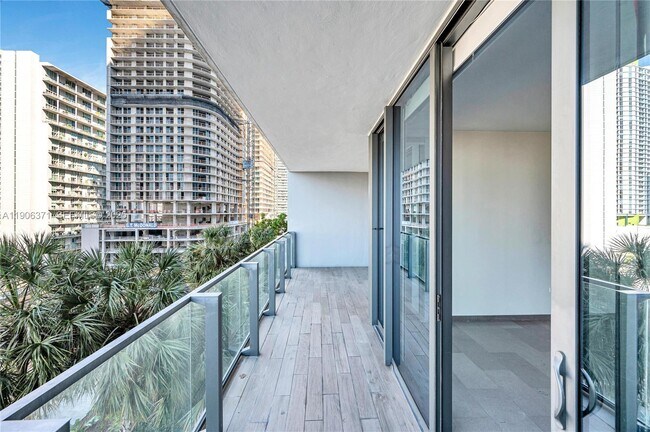 Building Photo - 88 SW 7th St