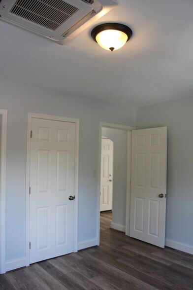 Building Photo - 911 N Fillmore St