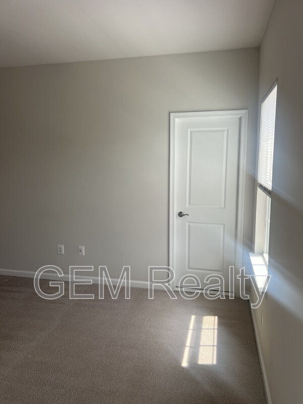 Building Photo - 1833 Sag Harbor Ln