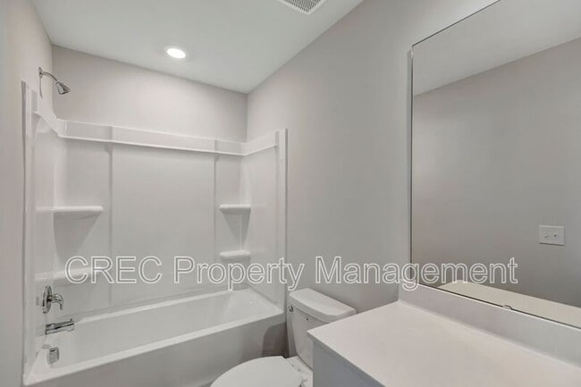 Building Photo - 790 Ridgley Dr