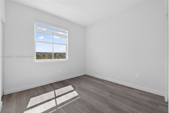 Building Photo - 26450 SW 148th Ct