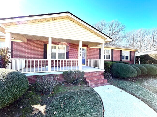 Primary Photo - 208 Dalewood Dr
