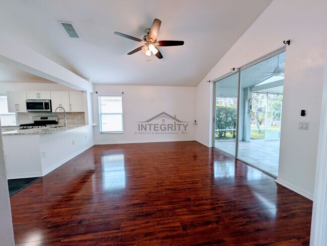 Building Photo - 30549 Tremont Dr