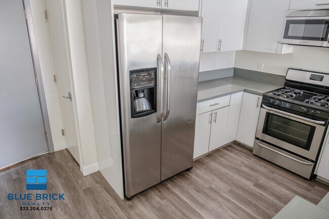 Building Photo - 4305 Laurel Canyon Blvd