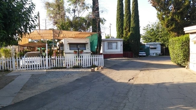 Building Photo - Porterville Mobile Village