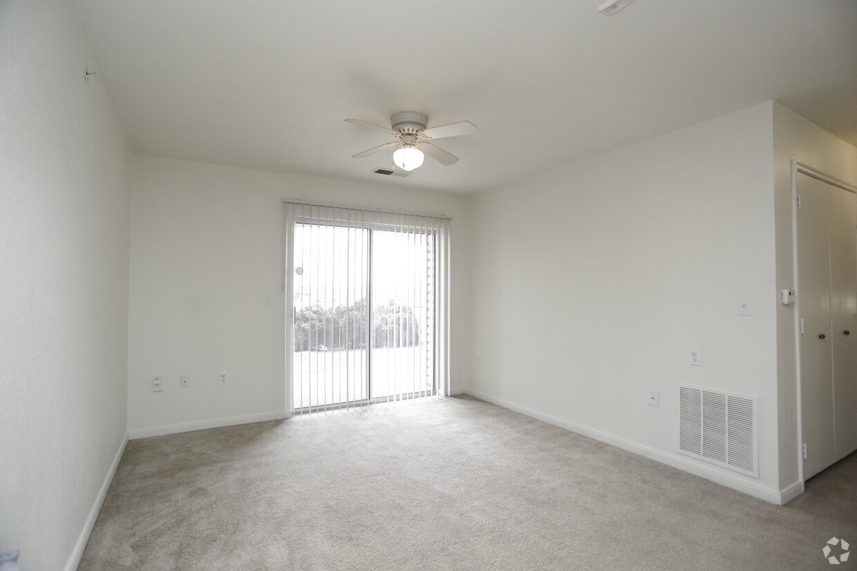 North Oak Crossing Apartments Kansas City