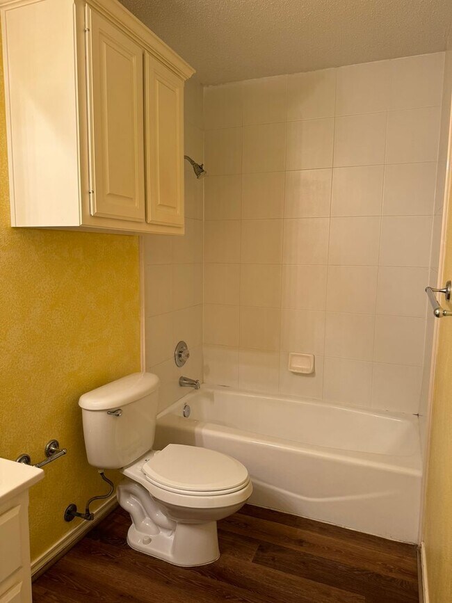 Building Photo - Shadow Hills Delight