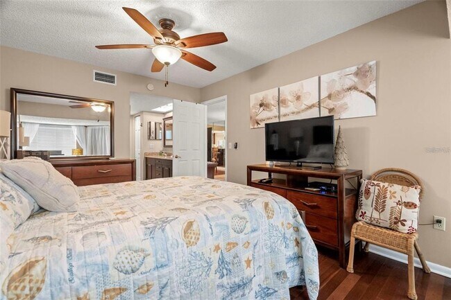 Building Photo - 1817 Golf View Dr