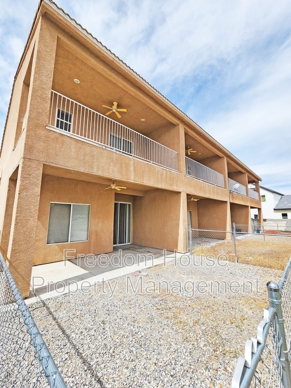 Building Photo - 1421 Star Rd