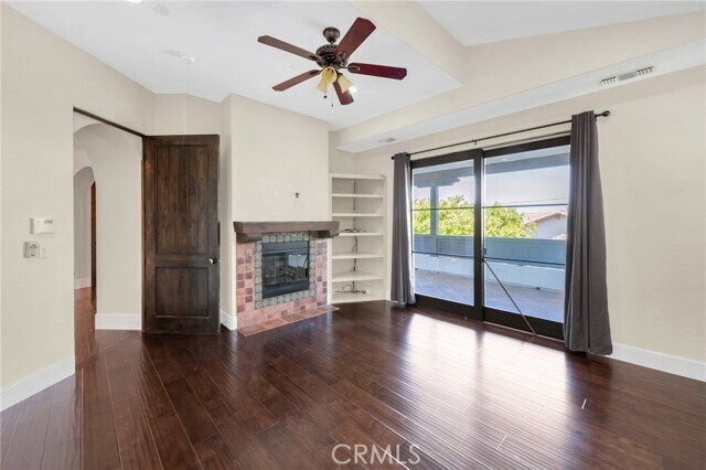 Building Photo - 221 Vía Alameda