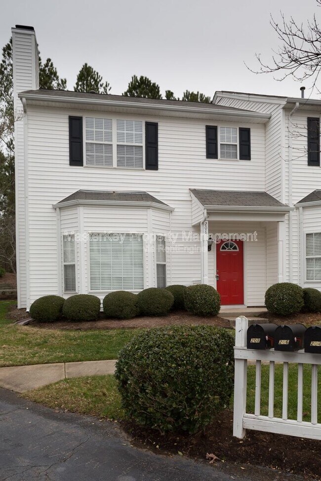 Building Photo - 208 Pointe Crest Ct
