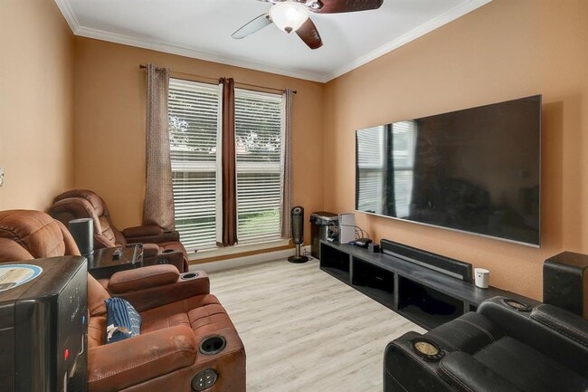 Building Photo - 2129 Clear Lake Pl