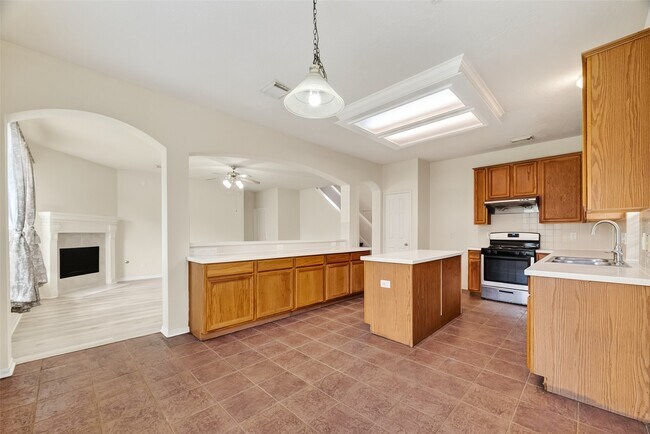 Building Photo - 3514 Parkshire Dr