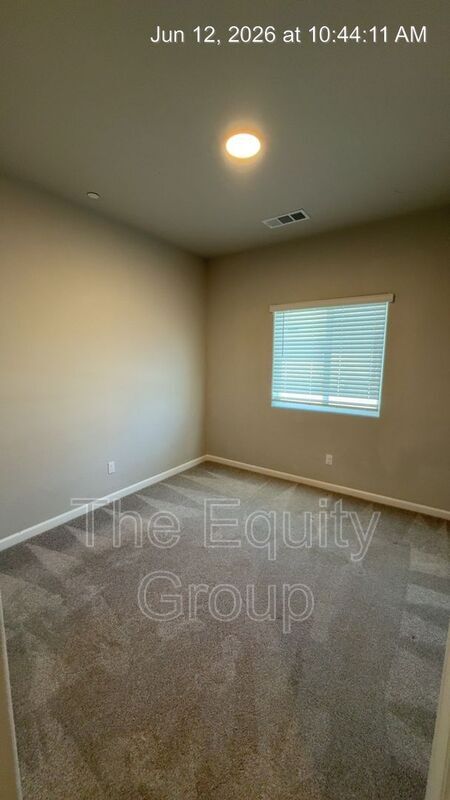 Building Photo - 510 S Summit St
