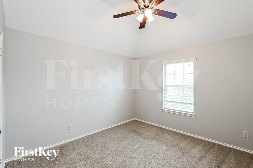 Building Photo - 10402 Golden Hearth Ln