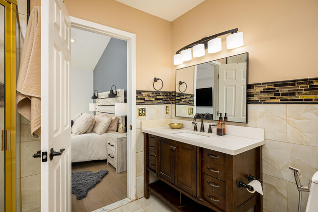 Building Photo - 4025 Rolling Meadow Ln