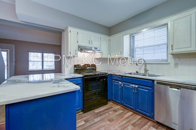 Building Photo - 15811 E 20 St S