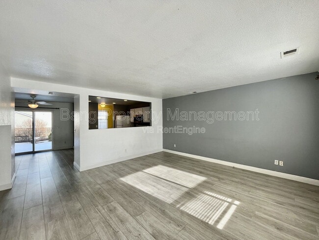 Building Photo - 1217 Bluejay Ave