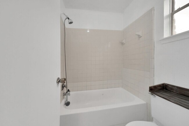 Building Photo - 14830 Keelby Dr