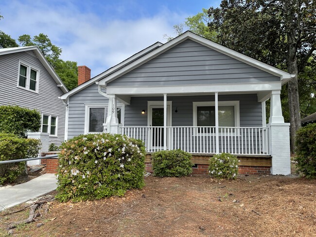 17th Street House Front - 109 S 17th St