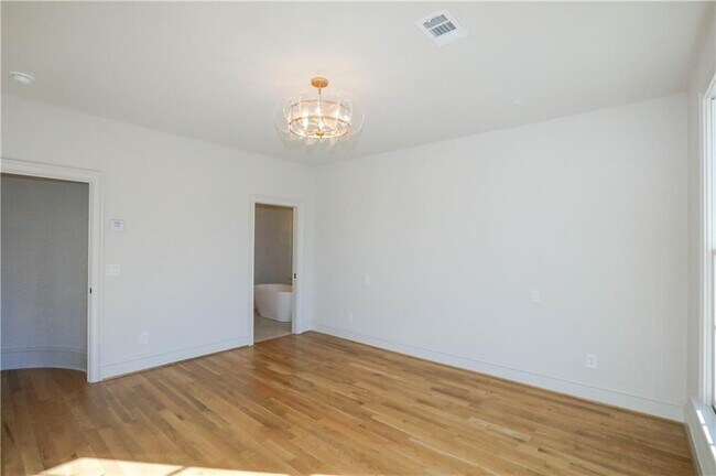 Building Photo - 96 Sheridan Dr NE