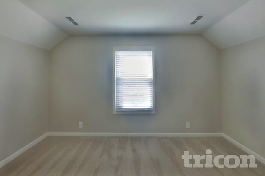 Building Photo - 5013 Claude Dr