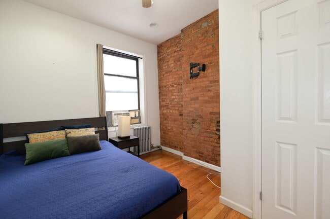 Building Photo - 744 9th Ave