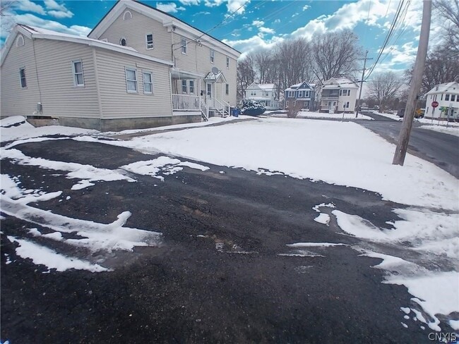 Building Photo - 74 W 1st St S