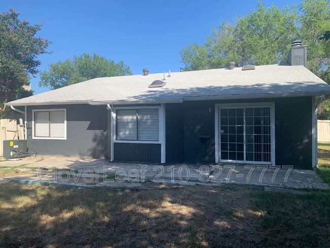 Building Photo - 4961 Champlain Dr