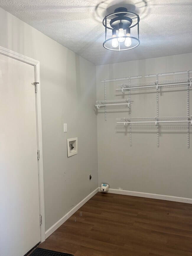 Building Photo - 2820 N Mill Pl