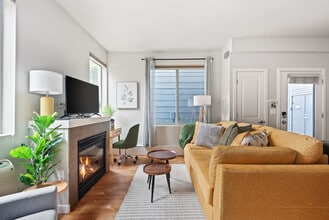 Building Photo - 1607 NW Davis St