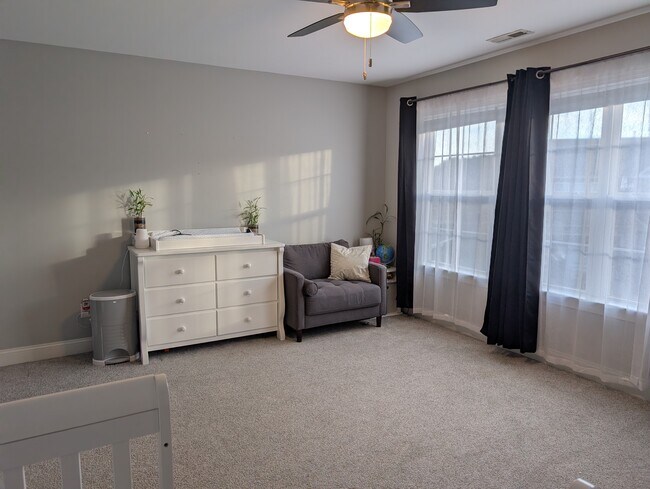 Building Photo - 6 Maxim Ct