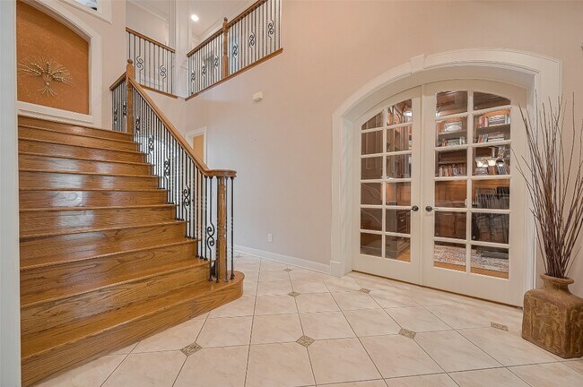 Building Photo - 11826 Legend Manor Dr