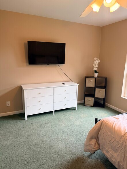 Building Photo - 32300 Azalea Ln