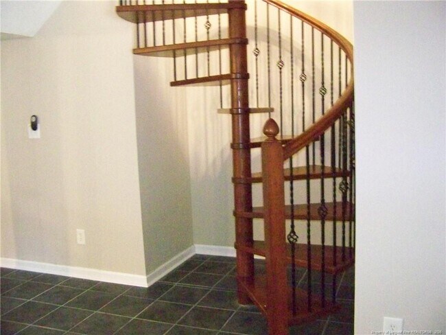 Building Photo - 6829 Towbridge Rd