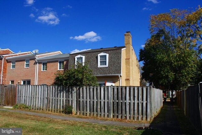 Building Photo - 7438 Ardglass Dr