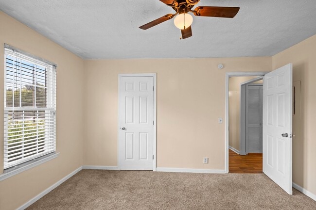 Building Photo - Three Bedroom Ranch in Franklin