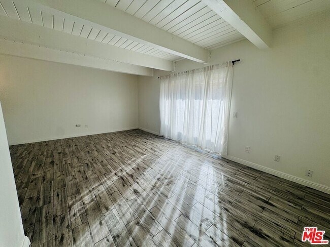 Building Photo - 43609 Stanridge Ave