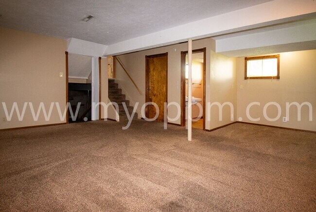 Building Photo - Great 3-Bedroom House on Westwood Lane