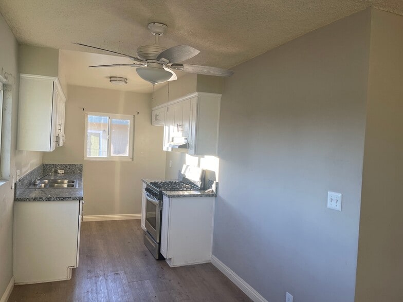 Building Photo - 8720 Orion Ave