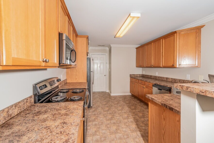 Building Photo - 99 Springdale Dr