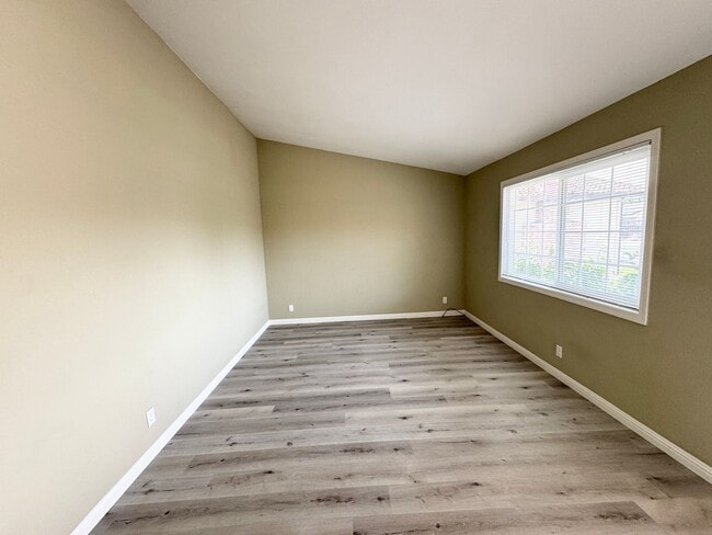 Building Photo - Perfect Shape Single Family Home in Dublin with many upgrades