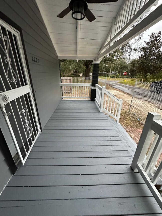 Building Photo - Fully Renovated 3/1 Single Family House Available for Immediate Rent!