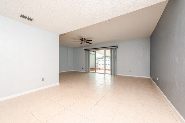Building Photo - 9 Oakwood Park