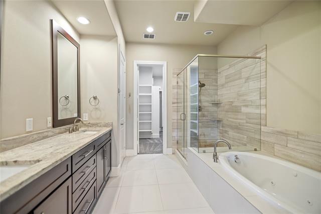 Building Photo - 660 S Pearl Expy