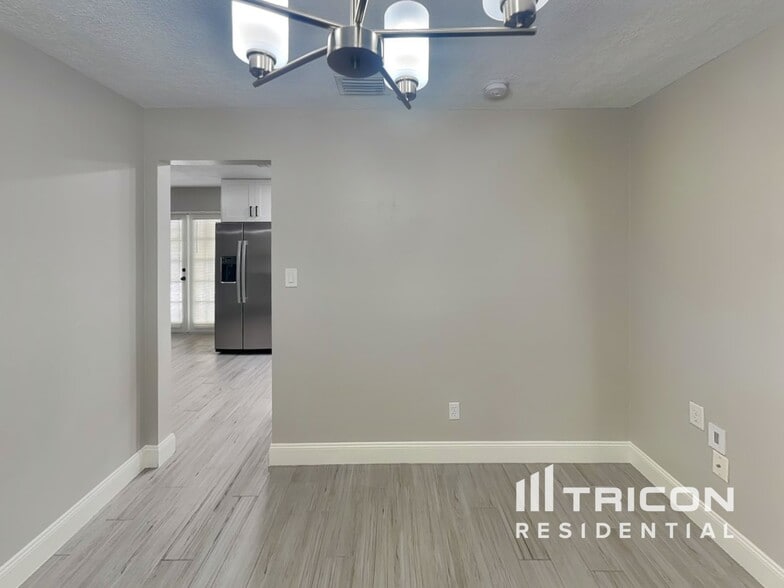 Building Photo - 2536 Eastbrook Blvd