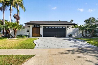 Building Photo - Sought After Mesa Verde Home