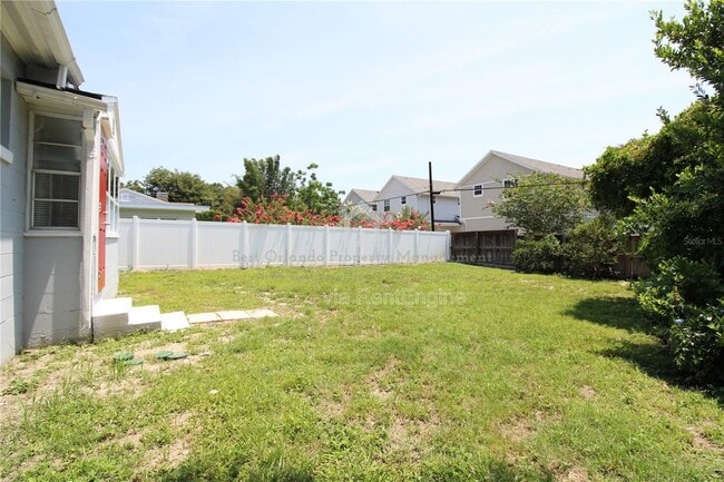 Building Photo - 1639 Oakmont Ln